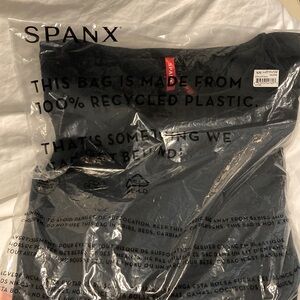 AirEssentials Desk to Dinner Elbow Sleeve Top Black NWT